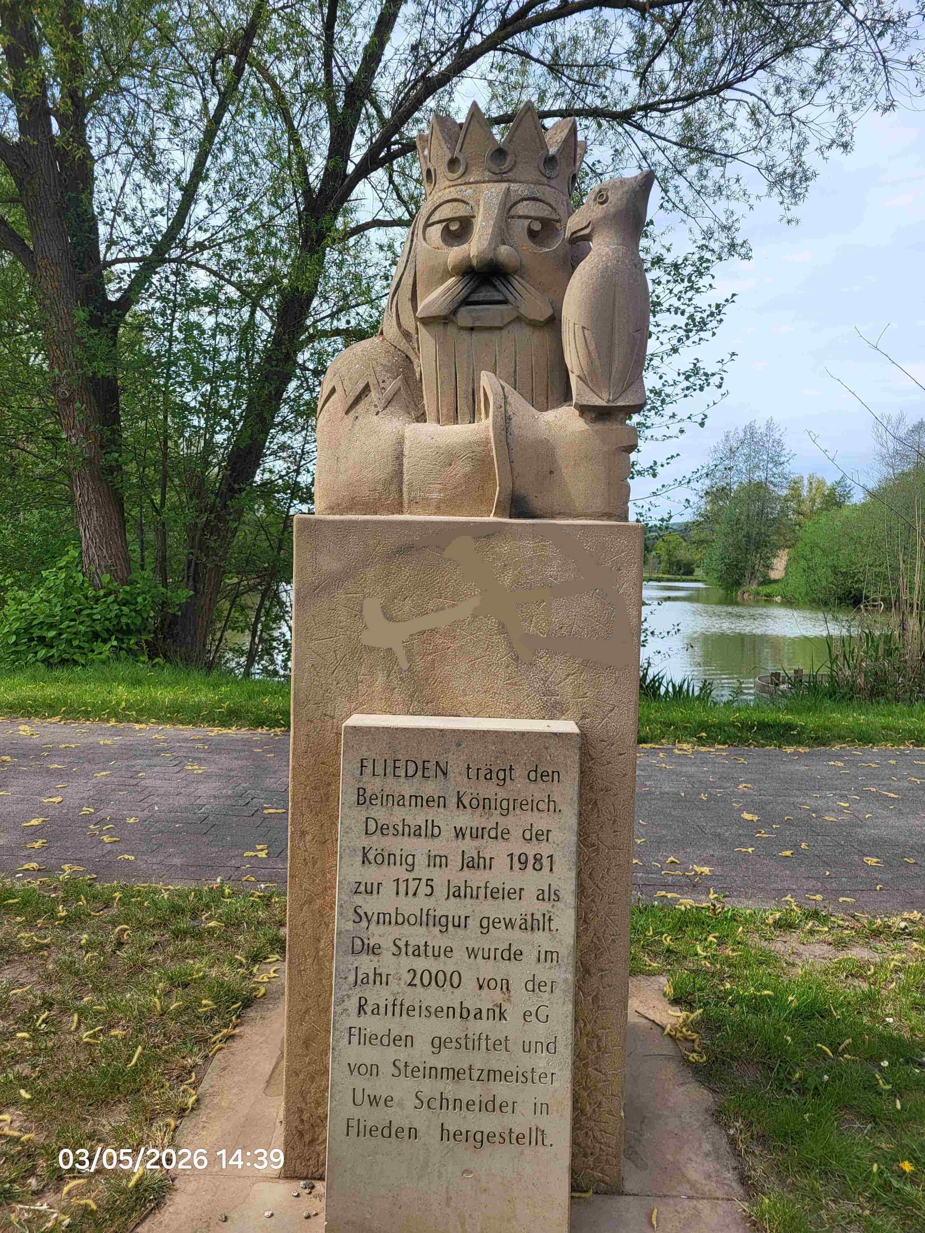 König-Skulptur Flieden